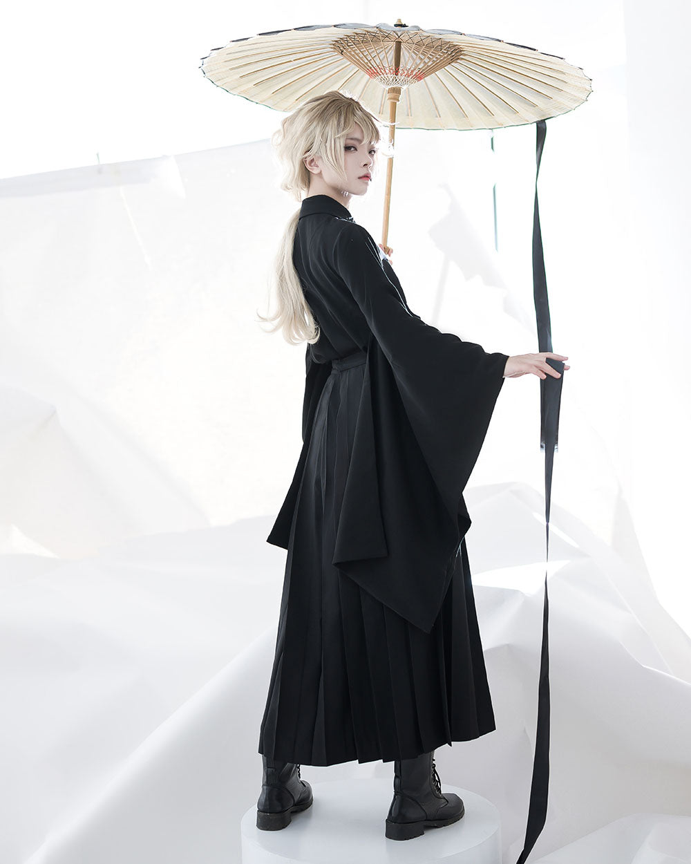 Black Pointed Collar Vintage Wide-Sleeve Blouse