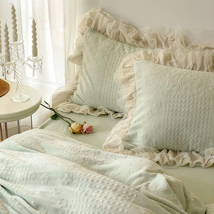 Romantic French Princess Thickened Milk Velvet Lace Edged Bedding Set