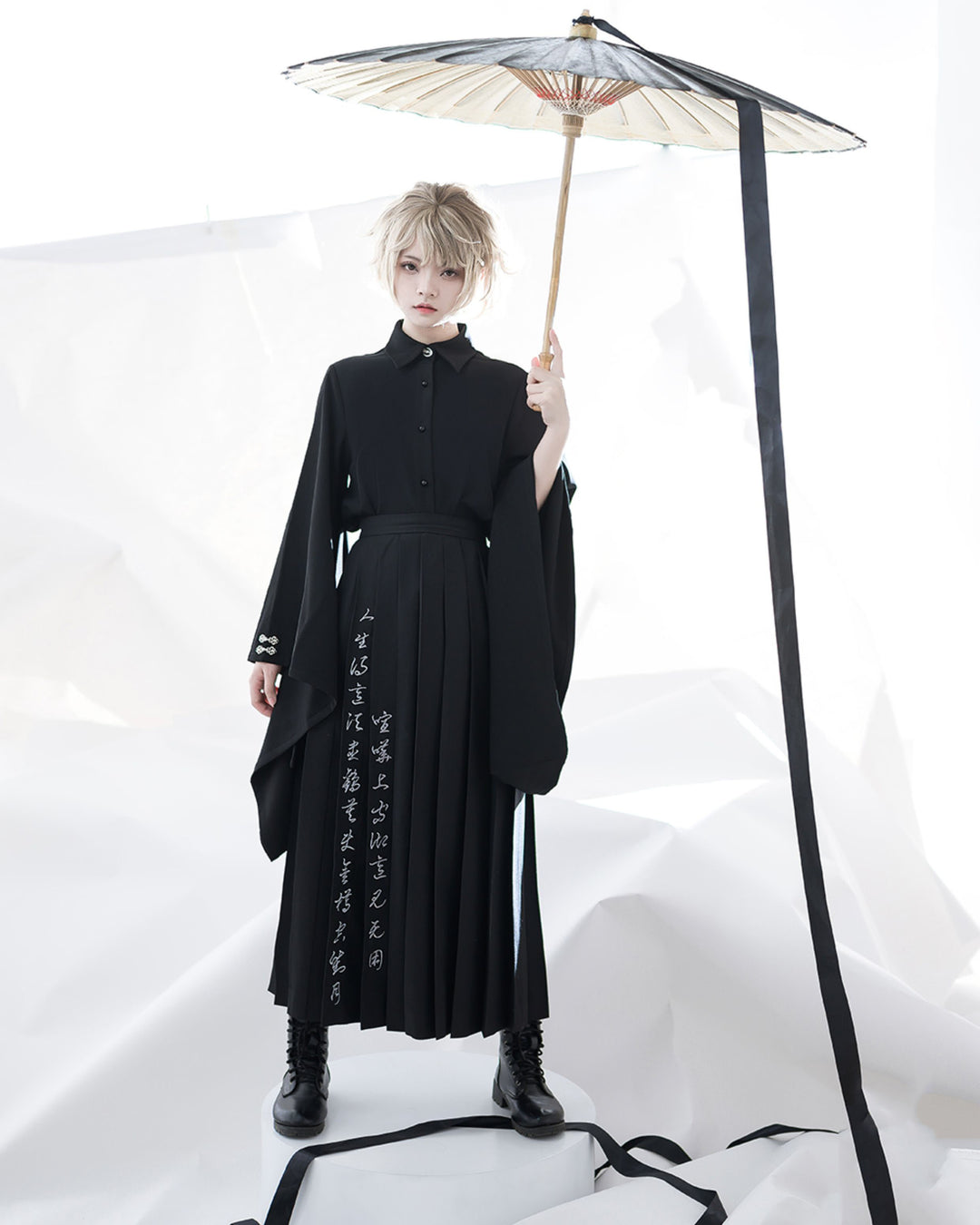 Black Pointed Collar Vintage Wide-Sleeve Blouse