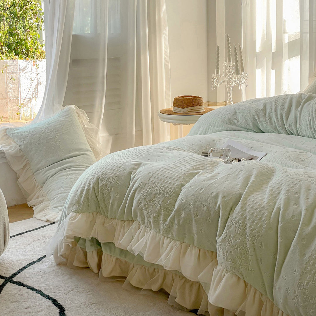 Romantic French Princess Thickened Milk Velvet Lace Edged Bedding Set