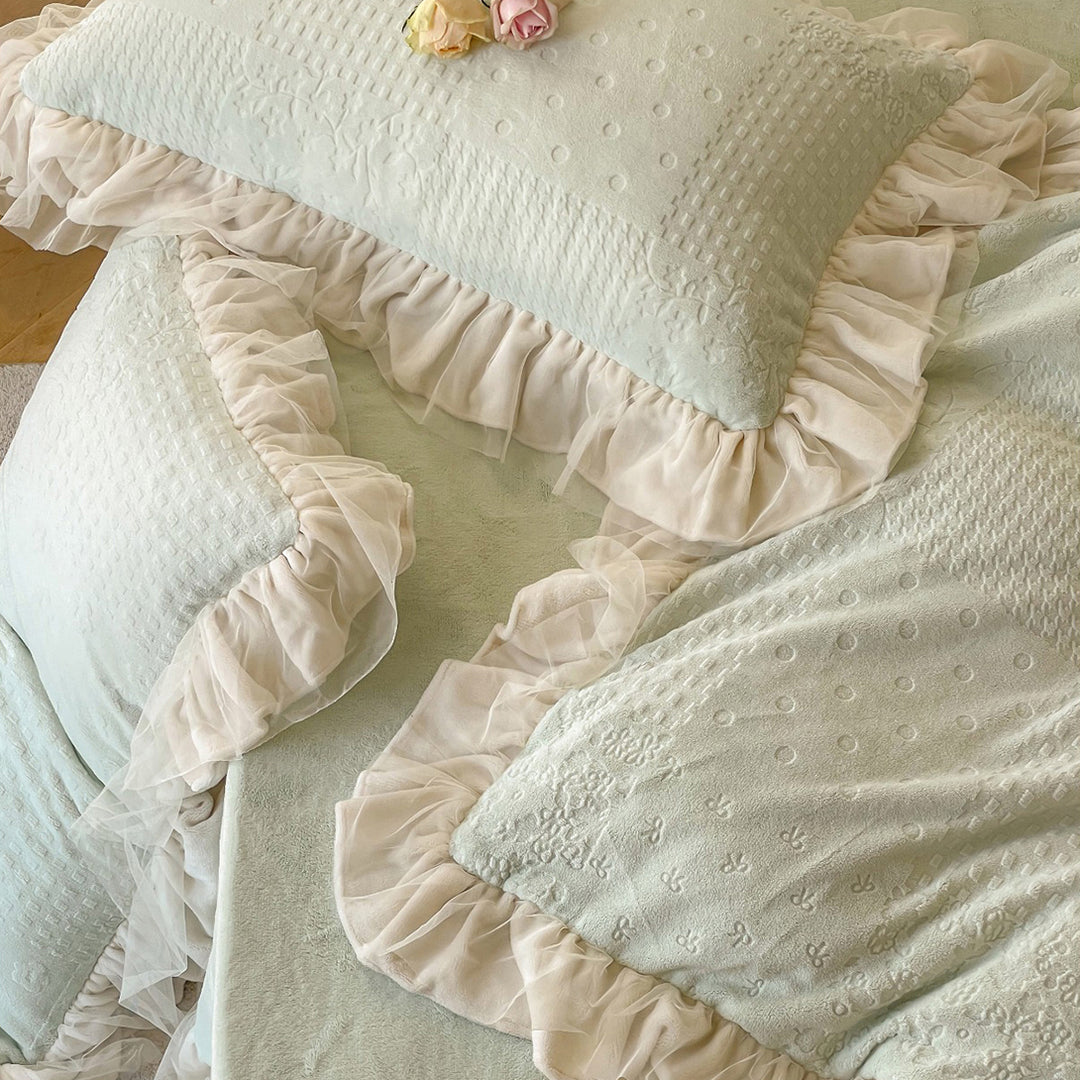 Romantic French Princess Thickened Milk Velvet Lace Edged Bedding Set