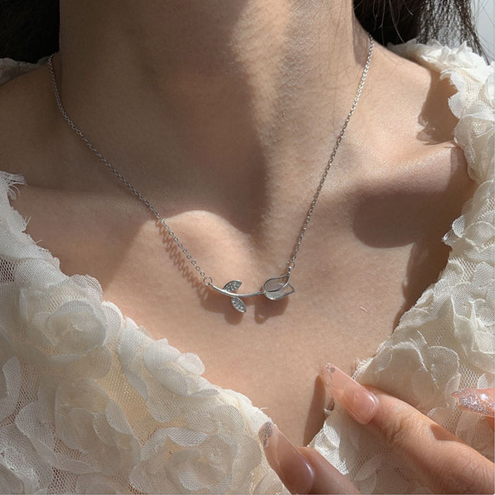 Tulip Necklace
