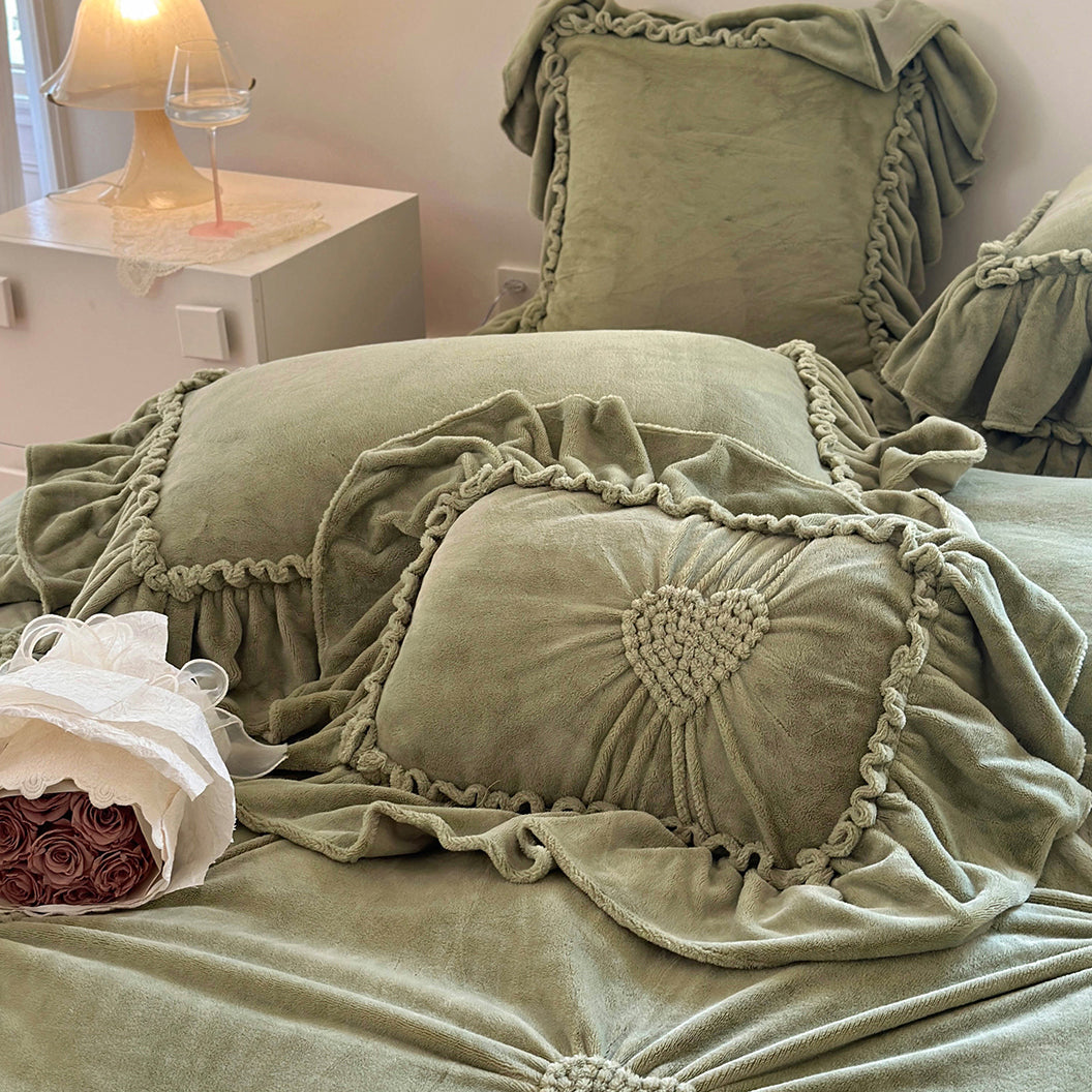 Romantic Heart-Shaped 3D Embroidery Winter Milk Velvet Duvet Cover