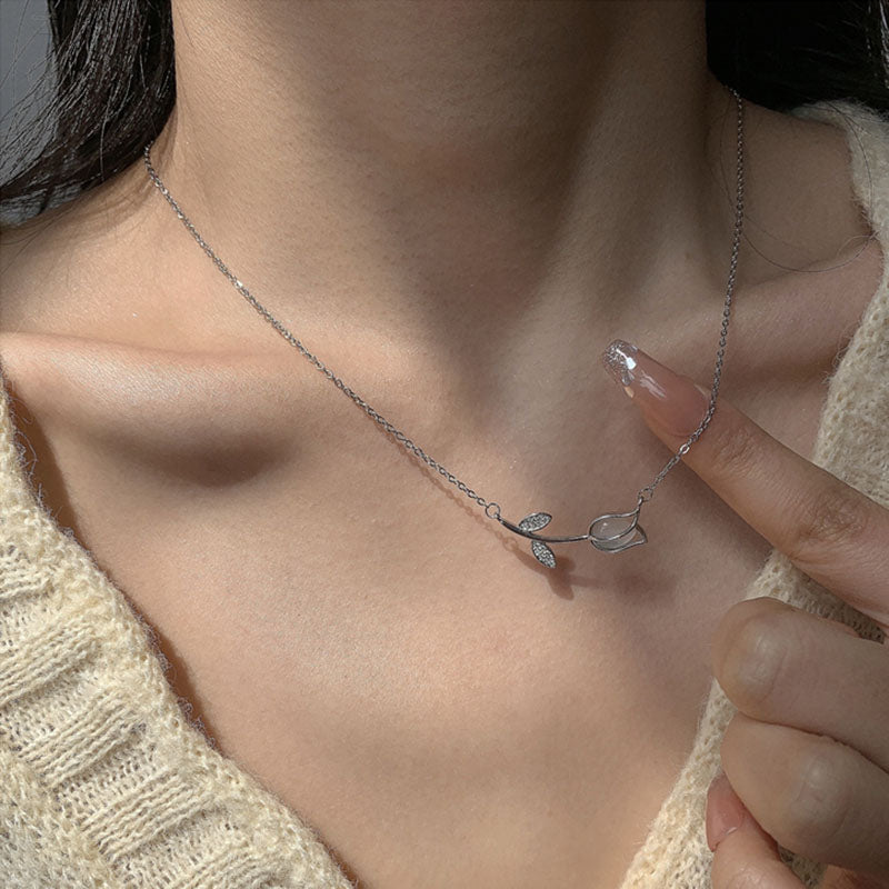 Tulip Necklace