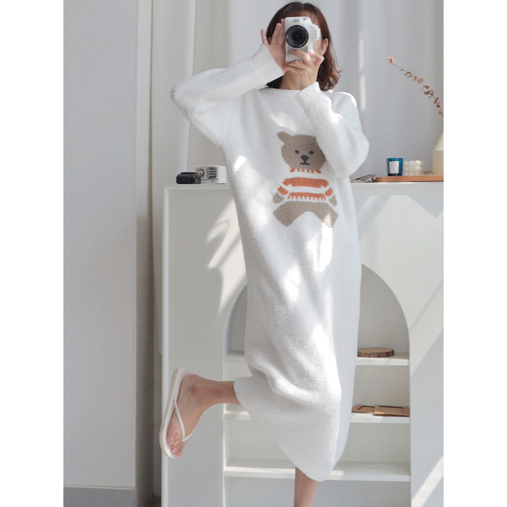 Bear Pattern Round Neck White Winter Nightgown