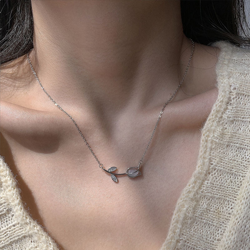 Tulip Necklace