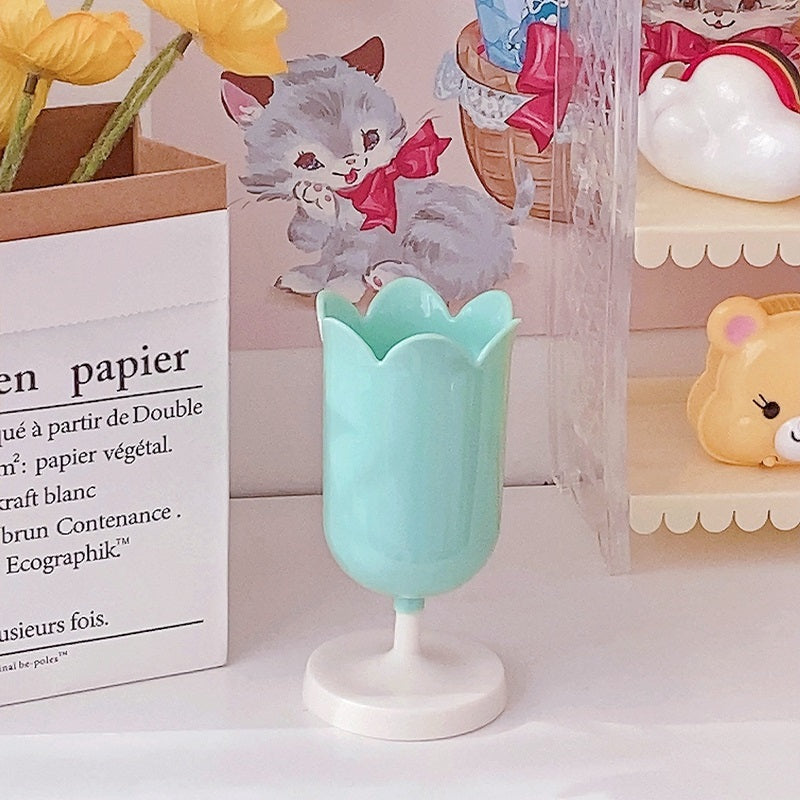 Pretty Tulip Pen Holder