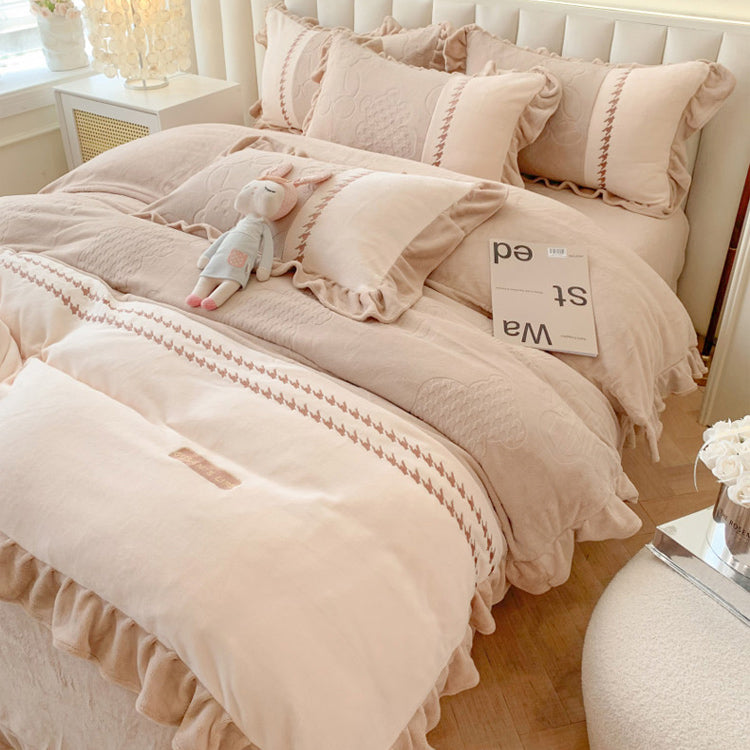 Princess-style Milk Fleece Winter Thickened Lace Bedding Set
