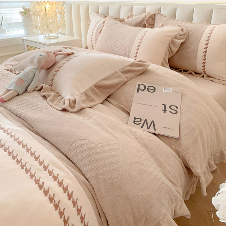 Princess-style Milk Fleece Winter Thickened Lace Bedding Set