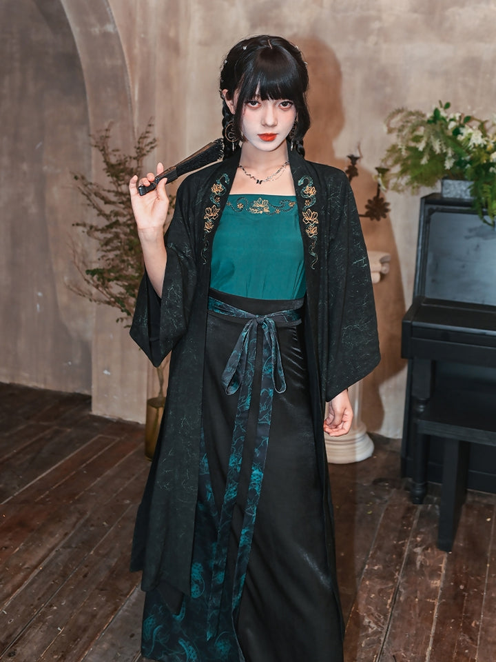 Snake Pattern Embroidered Tube Top / Cardigan / Skirt