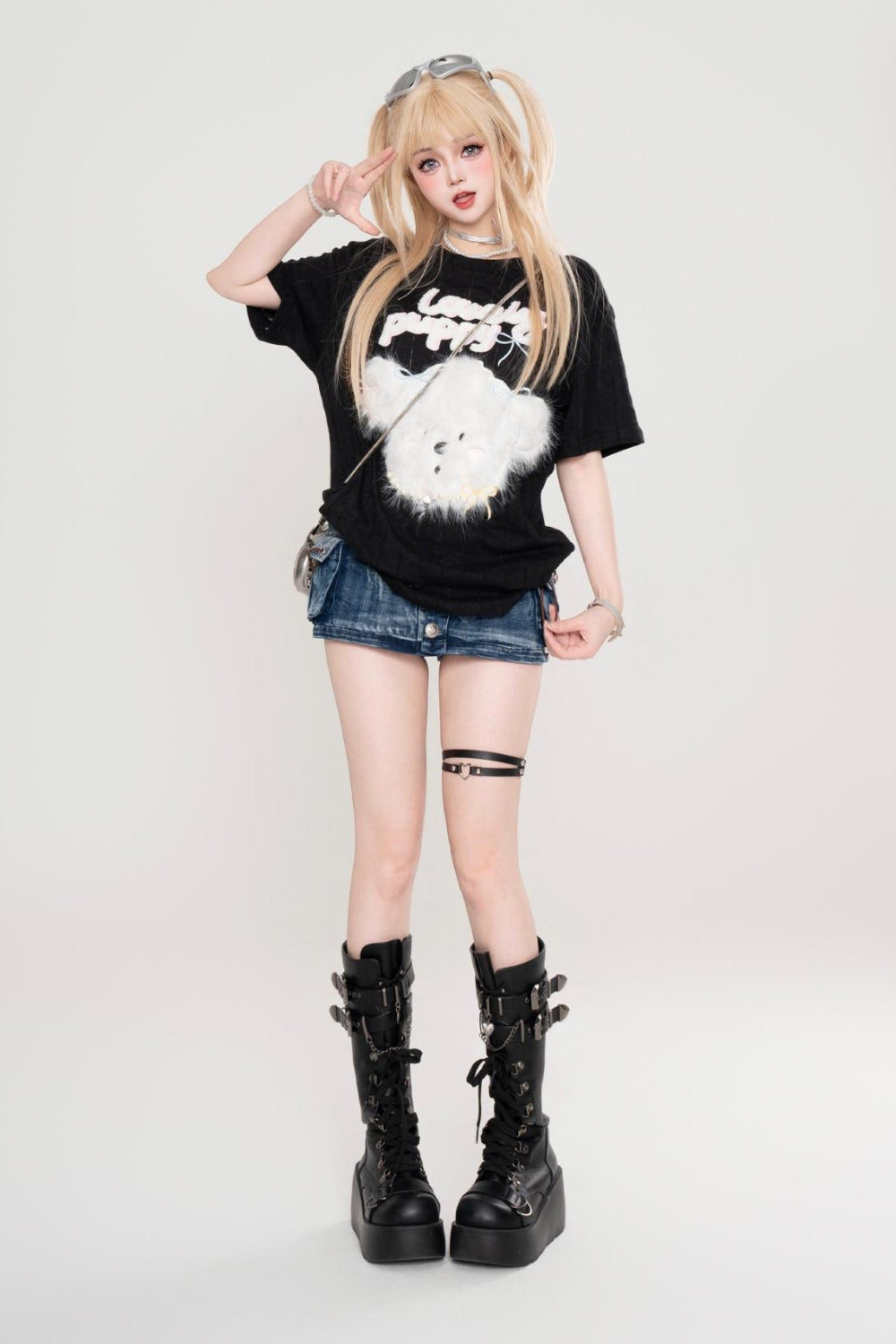 Plush Puppy Appliqué Black Short-Sleeve Loose Fit Crew Neck T-Shirt
