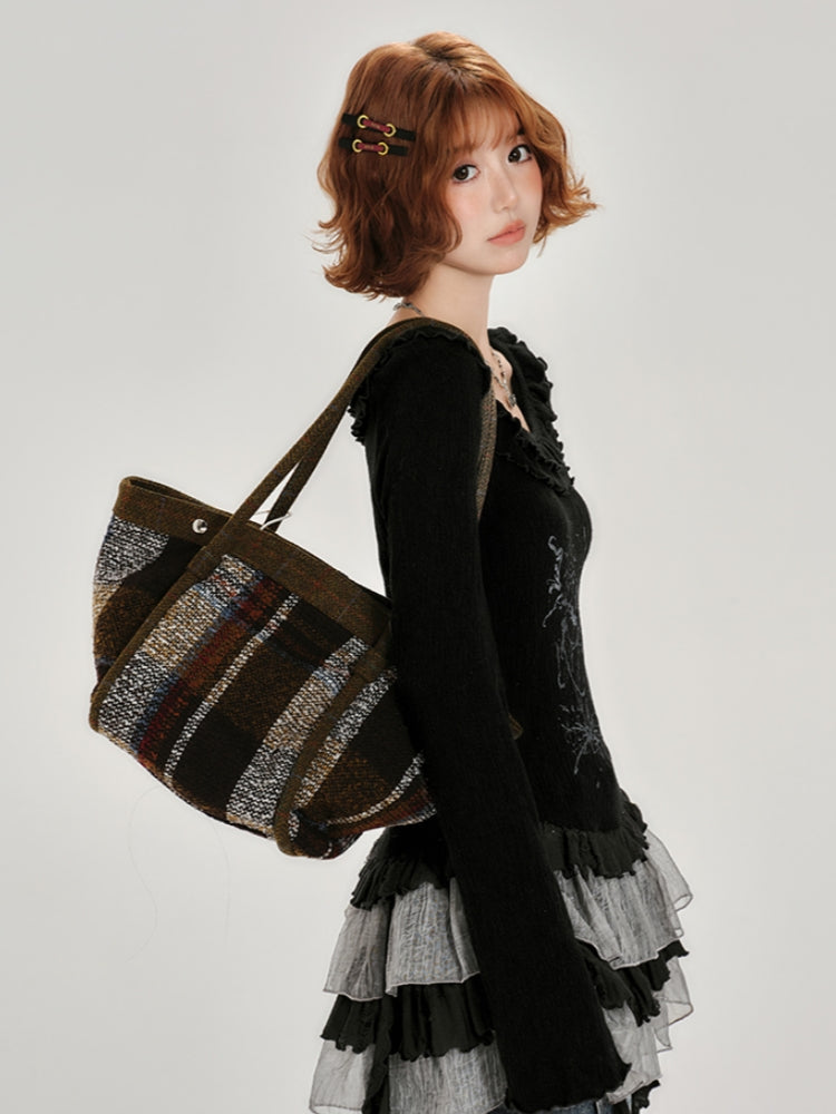 Ruffle Long Sleeve Black Top for Spring and Autumn