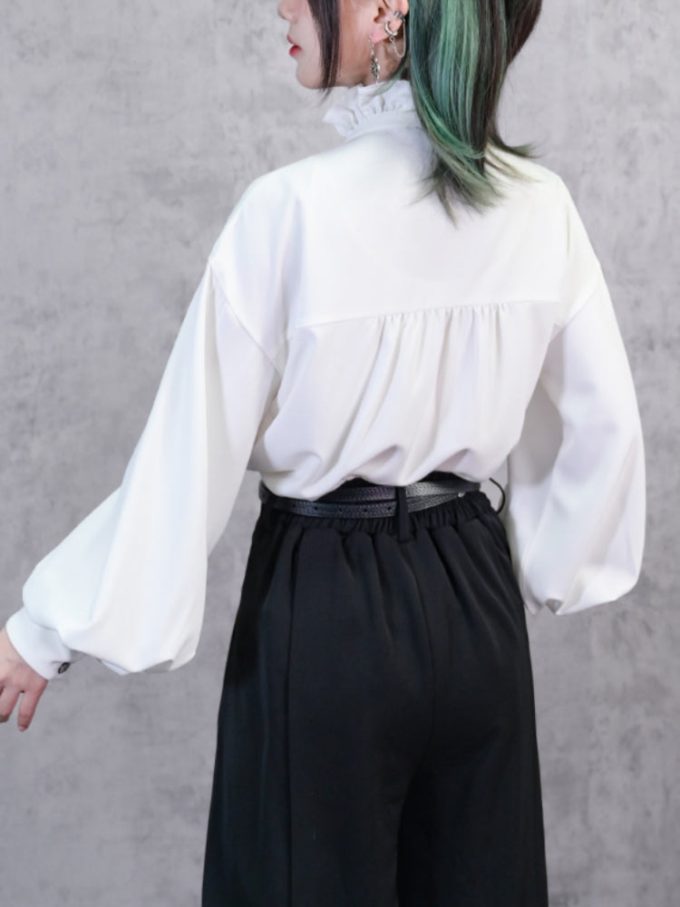 White Shirt with Chinese-Style Lace Collar