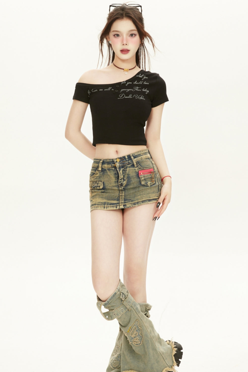 Off-Shoulder Letter Print T-Shirt