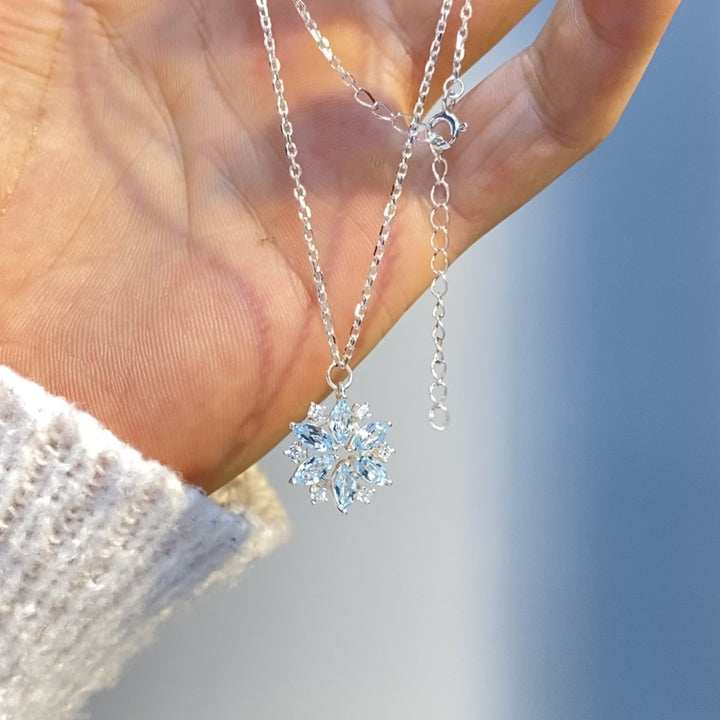 Snowflake Topaz Silver Necklace