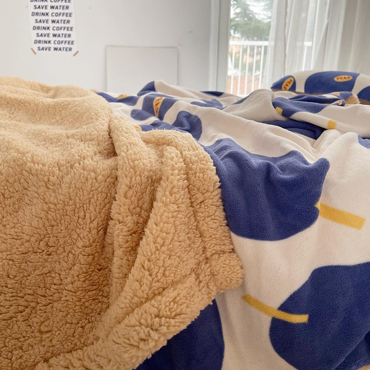 Sweet Blue Pear Print Plush Velvet Blanket