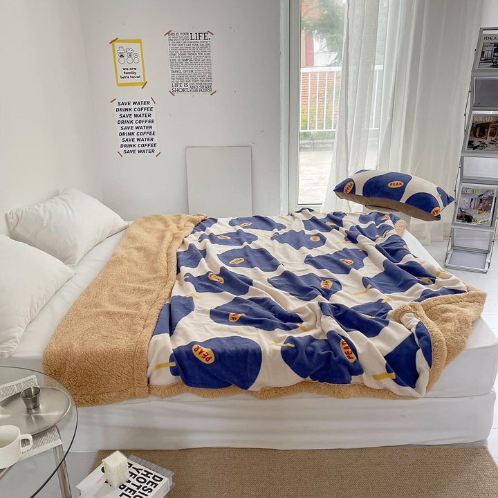 Sweet Blue Pear Print Plush Velvet Blanket