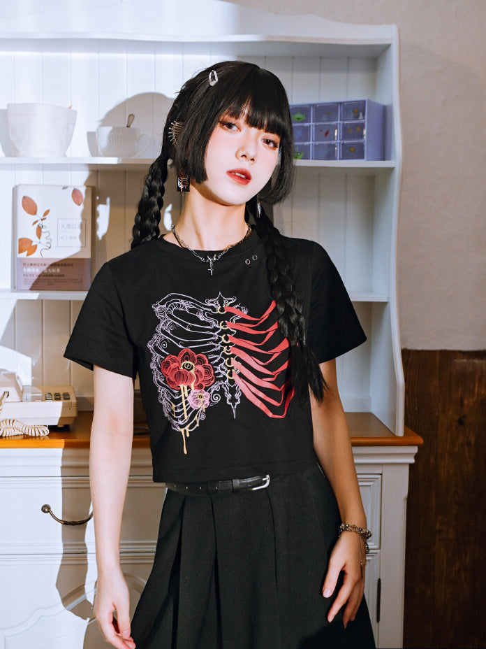 Dark-style cropped summer T-shirt