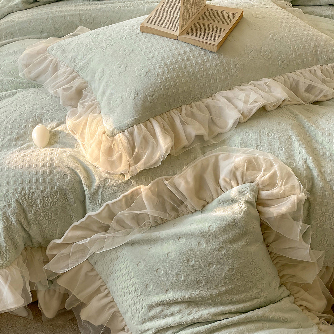 Romantic French Princess Thickened Milk Velvet Lace Edged Bedding Set