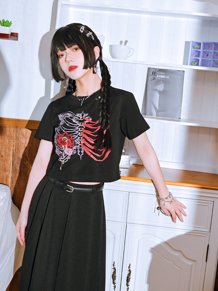 Dark-style cropped summer T-shirt