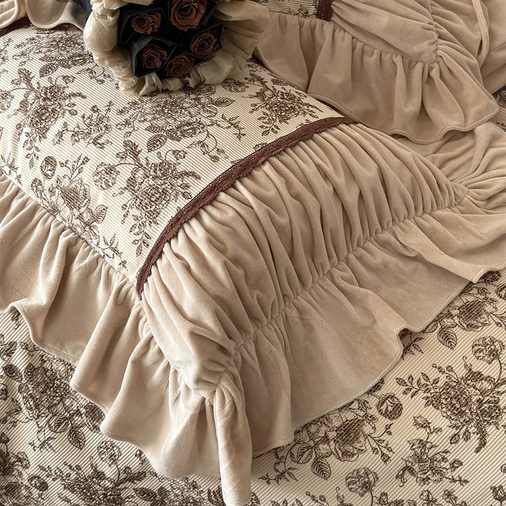 French Vintage Floral Print Winter Ruffled Duvet Cover