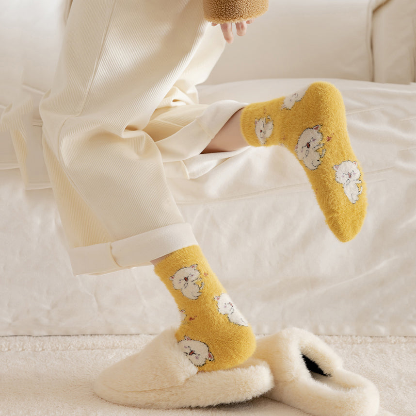 Cute Cartoon Coral Fleece Thickened Winter Socks 2 Pairs/set