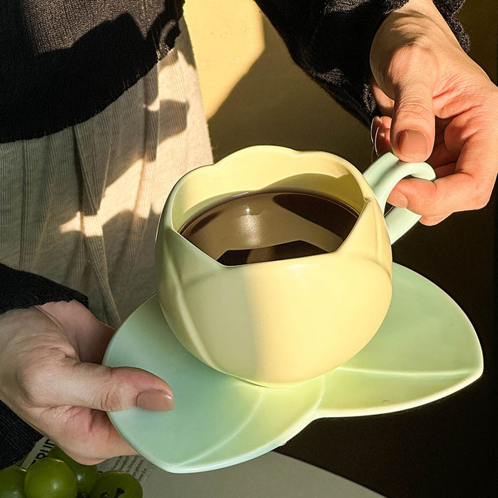 Tulip Ceramic Teapot Set