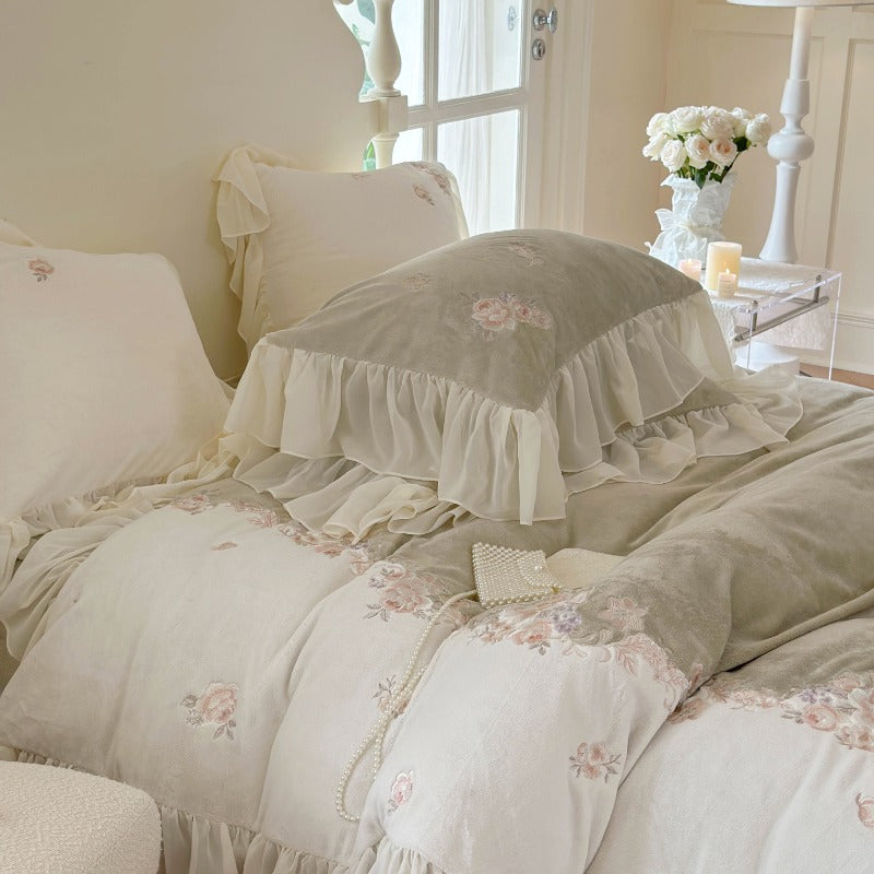 Princess-style Milk Velvet Duvet Cover Set with Lace Trim
