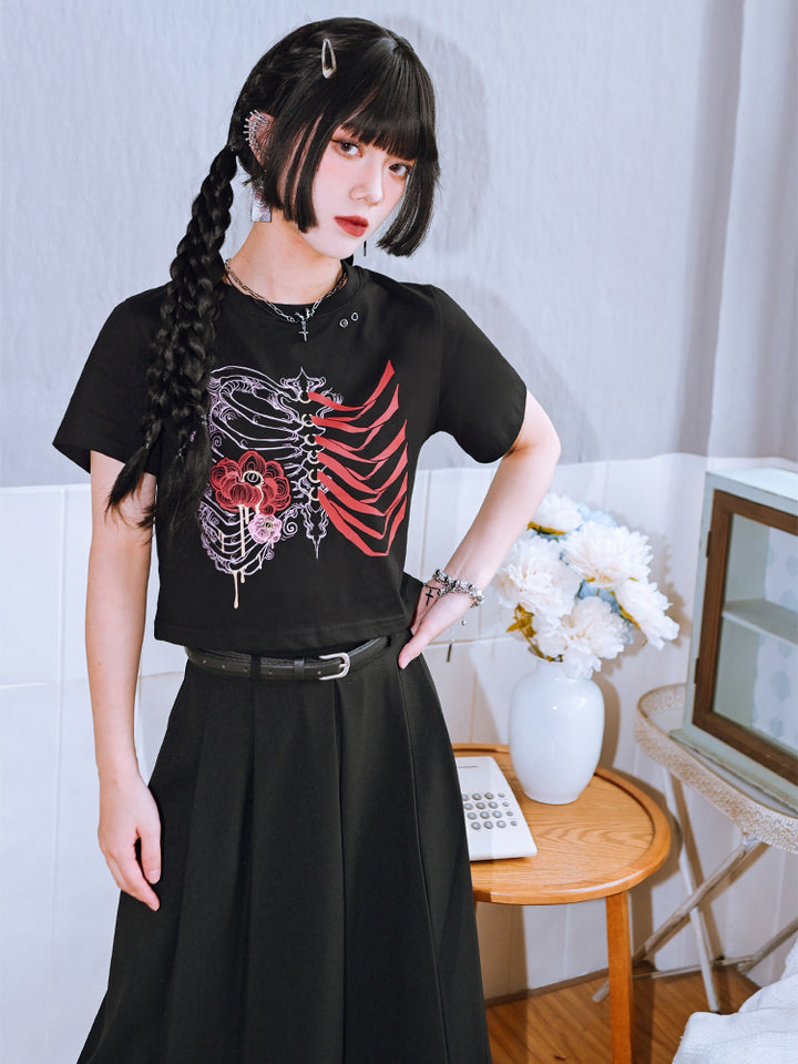 Dark-style cropped summer T-shirt