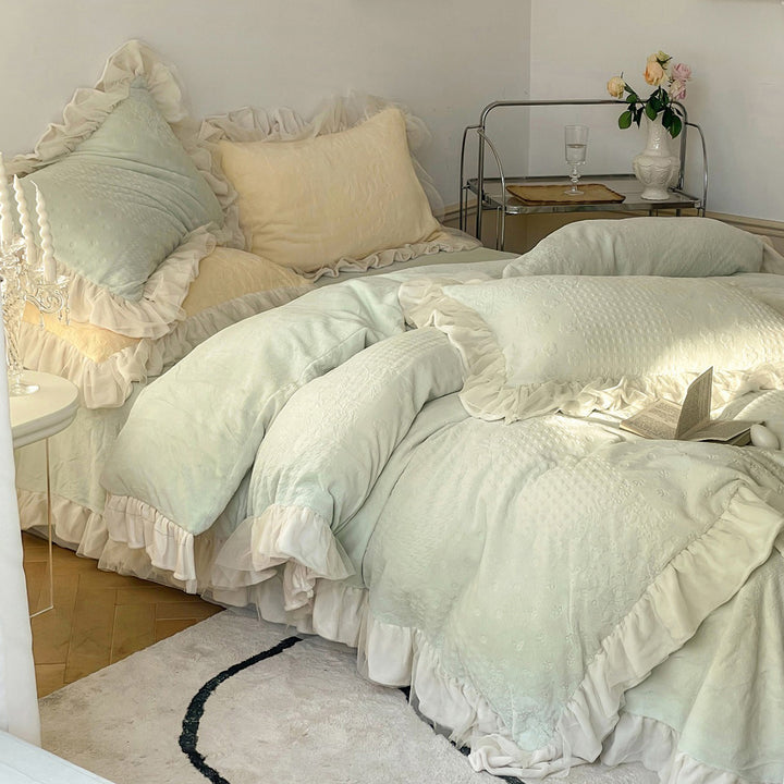 Romantic French Princess Thickened Milk Velvet Lace Edged Bedding Set
