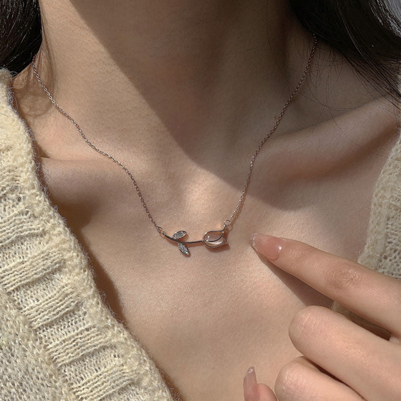 Tulip Necklace