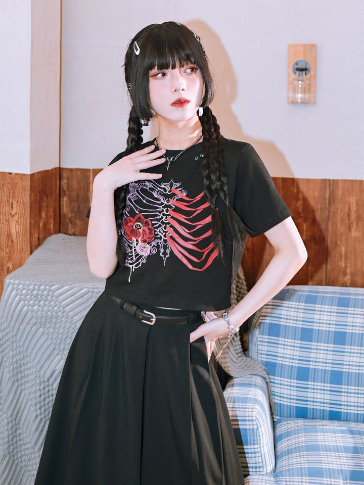 Dark-style cropped summer T-shirt