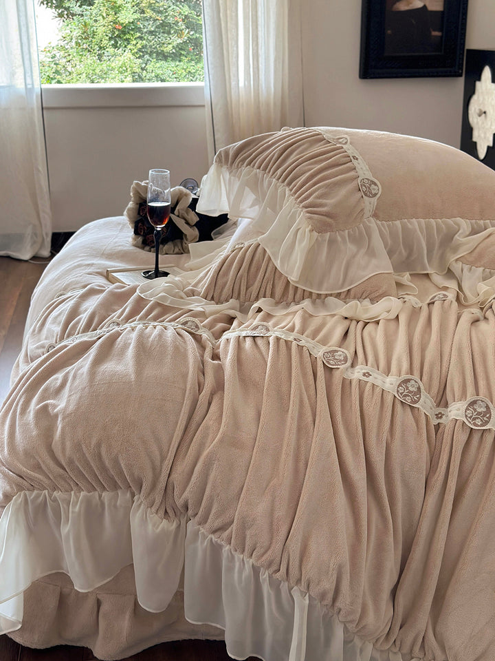 Princess Ruffled Thickened Warm Milk Velvet Lace Winter Bedding Set