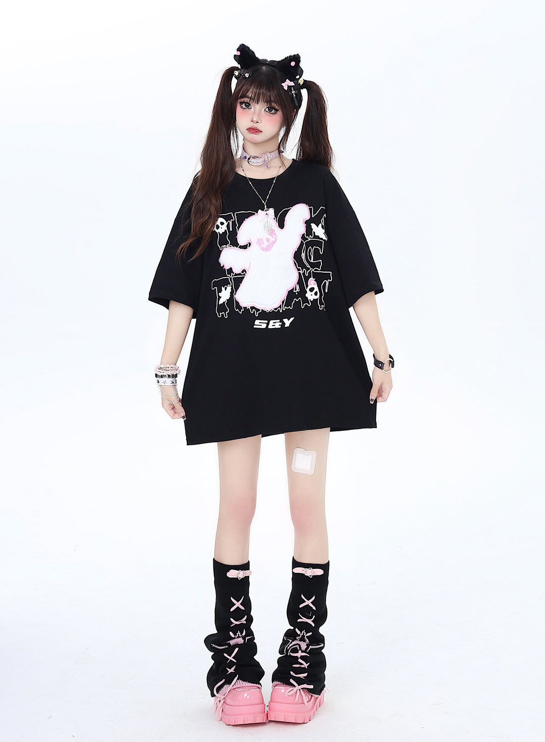 Little Ghost Embroidered Black Loose T-Shirt