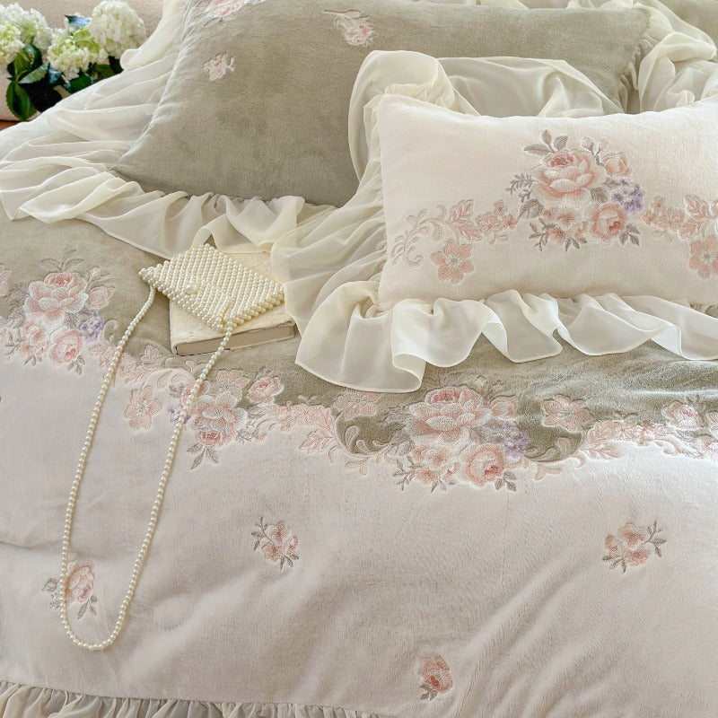 Princess-style Milk Velvet Duvet Cover Set with Lace Trim