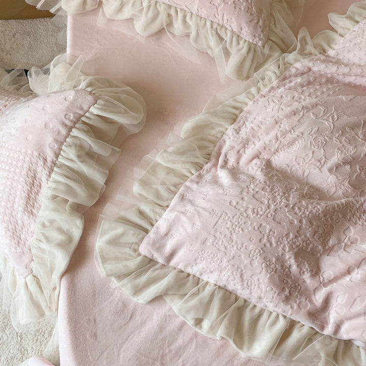 Romantic French Princess Thickened Milk Velvet Lace Edged Bedding Set