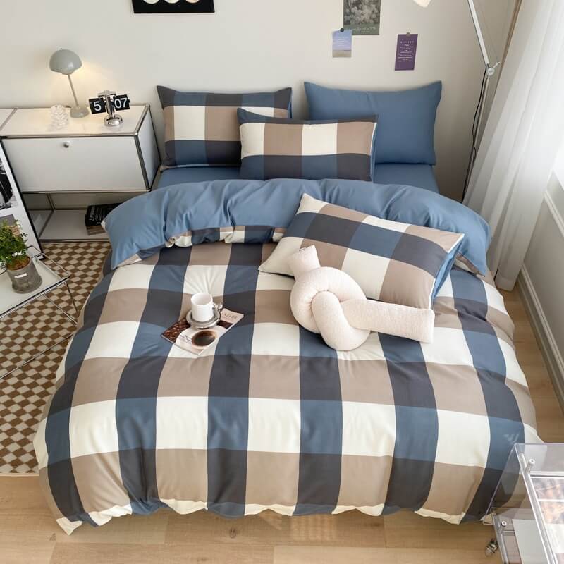 Large Plaid Print Bedding Set