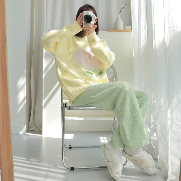 Tulip Pattern Round Neck Coral Fleece Winter Pajama Set