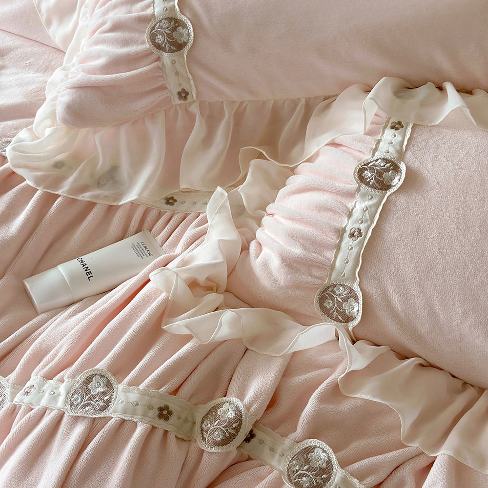 Princess Ruffled Thickened Warm Milk Velvet Lace Winter Bedding Set