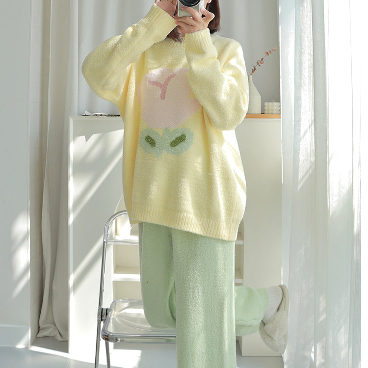 Tulip Pattern Round Neck Coral Fleece Winter Pajama Set