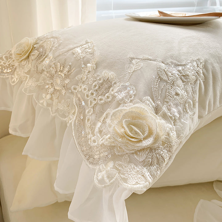 French-style Princess Floral Embroidery Milk Velvet Lace Bedding Set with Lace Trim