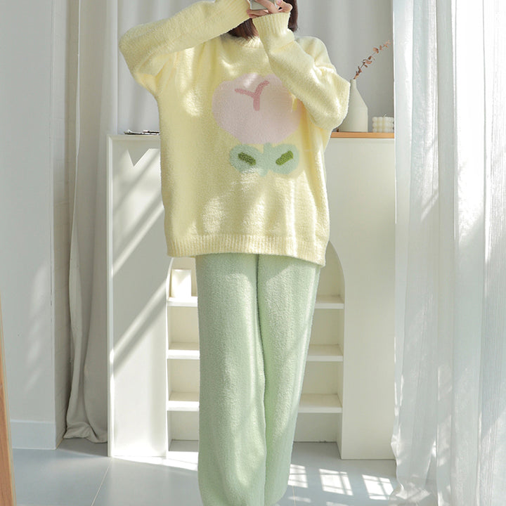 Tulip Pattern Round Neck Coral Fleece Winter Pajama Set