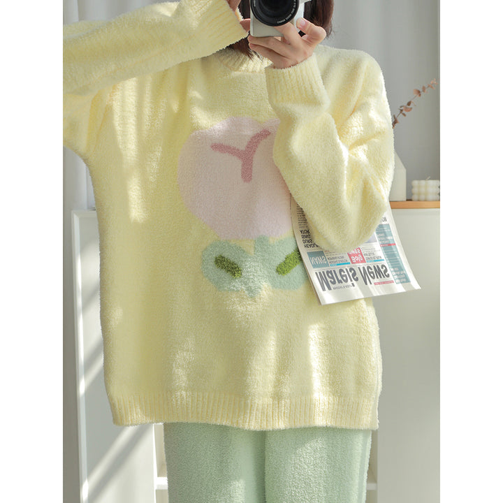 Tulip Pattern Round Neck Coral Fleece Winter Pajama Set