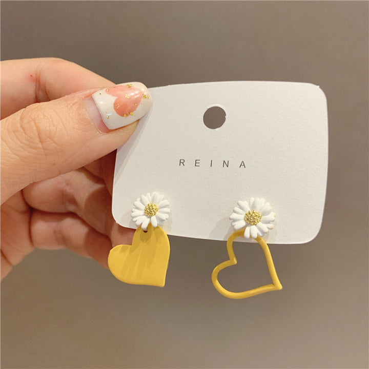 Daisy Flower Heart Earrings