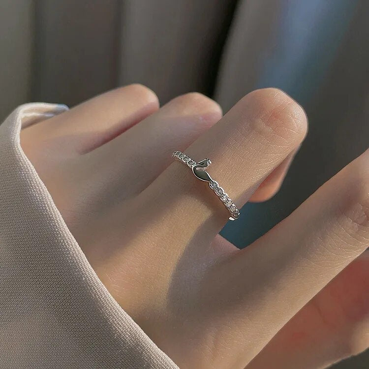 Dainty Swan Ring