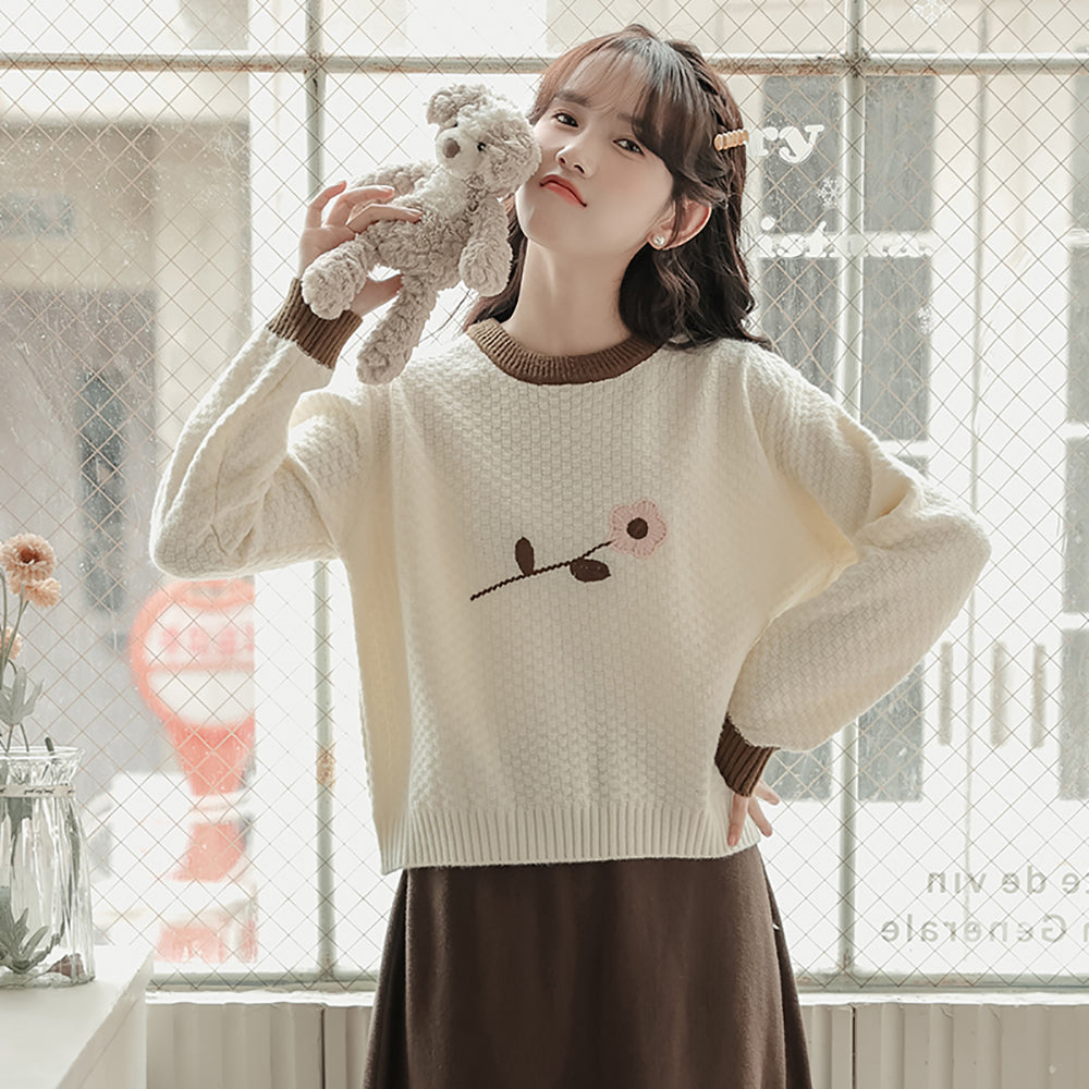 Floral Embroidered Round Neck Short Autumn Winter Sweater