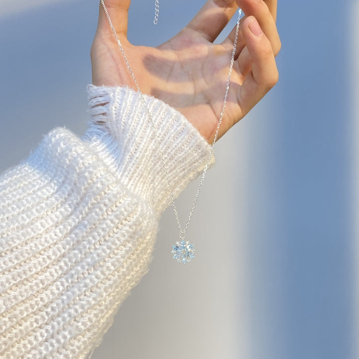 Snowflake Topaz Silver Necklace