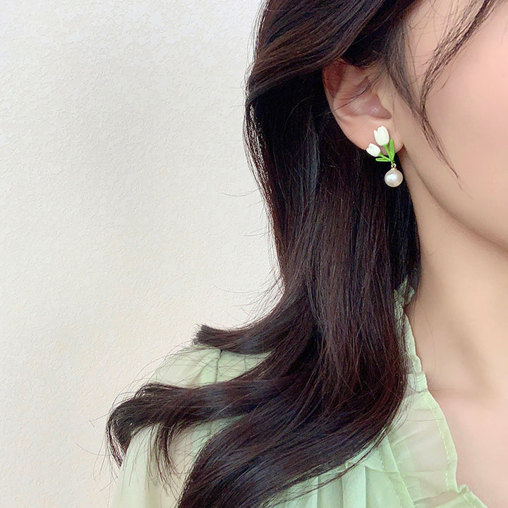 White Tulip Silver Stud Earring-DOLLIEFAE