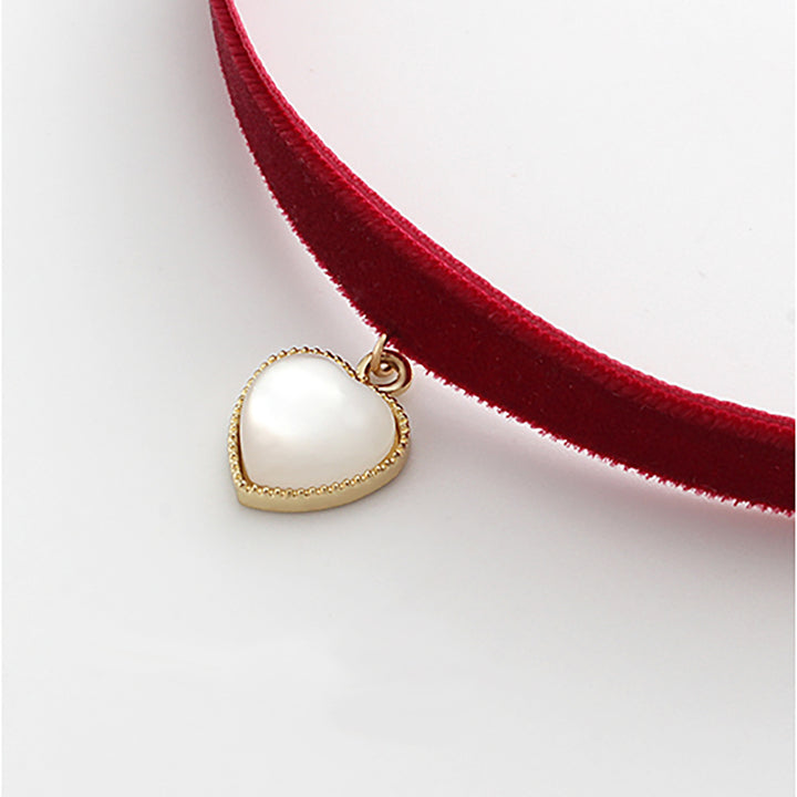 Pearl Heart Velvet Choker Necklace