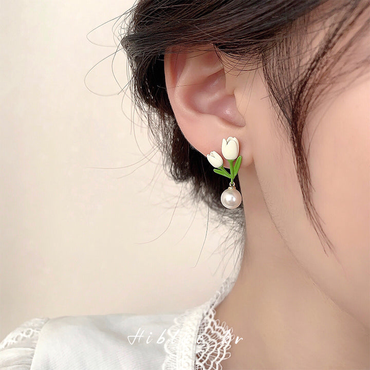 White Tulip Silver Stud Earring-DOLLIEFAE